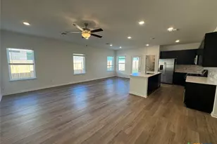 3725 Pin Oak Hls, Seguin, TX 78155 - Photo 4