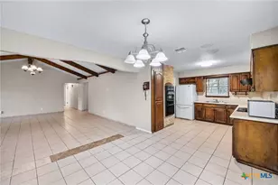 5523 King Richard St, San Antonio, TX 78229 - Photo 12