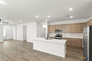 3717 Pin Oak Hls, Seguin, TX 78155 - Photo 10