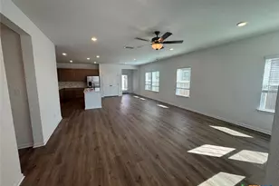 3717 Pin Oak Hls, Seguin, TX 78155 - Photo 4