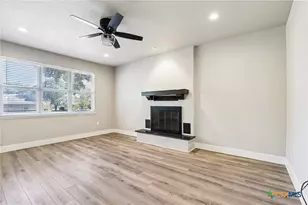 786 Renee St, Seguin, TX 78155 - Photo 8