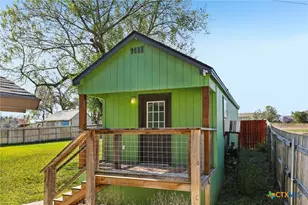 786 Renee St, Seguin, TX 78155 - Photo 32