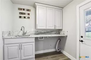 786 Renee St, Seguin, TX 78155 - Photo 14