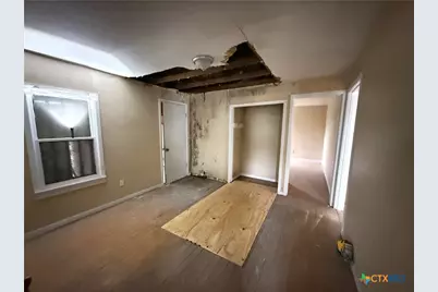 418 W Seideman Street, Seguin, TX 78155 - Photo 6