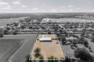 805 N Main St, McGregor, TX 76657 - Photo 36