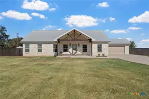 805 N Main St, McGregor, TX 76657 - Photo 2