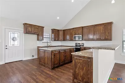 805 N Main Street, McGregor, TX 76657 - Photo 10