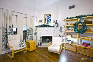 240 Oak Ct, New Braunfels, TX 78132 - Photo 4