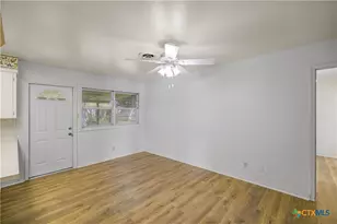 3104 Erwin Ave, Victoria, TX 77901 - Photo 6