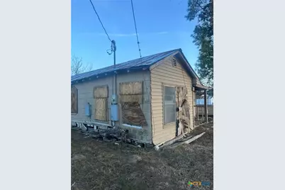 409 Dahlman Street, Cuero, TX 77954 - Photo 2