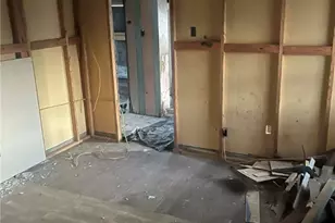 409 Dahlman St, Cuero, TX 77954 - Photo 8