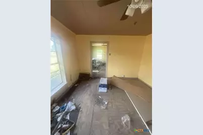 409 Dahlman Street, Cuero, TX 77954 - Photo 6