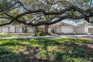 609 Rudeloff Rd, Seguin, TX 78155 - Photo 2