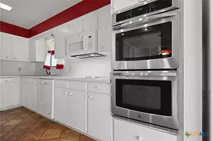 609 Rudeloff Rd, Seguin, TX 78155 - Photo 18