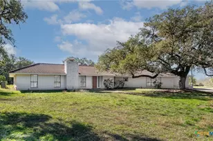 609 Rudeloff Rd, Seguin, TX 78155 - Photo 1