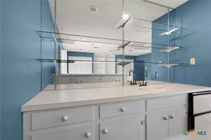 609 Rudeloff Rd, Seguin, TX 78155 - Photo 42