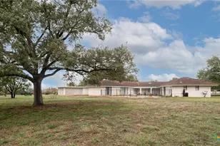 609 Rudeloff Rd, Seguin, TX 78155 - Photo 6