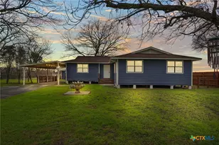 358 Lake Placid Dr, Seguin, TX 78155 - Photo 2