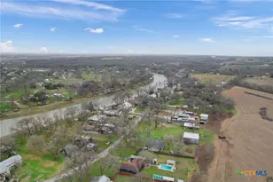 358 Lake Placid Dr, Seguin, TX 78155 - Photo 36