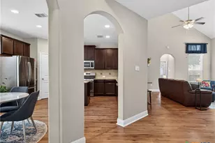 425 Timber Creek, Schertz, TX 78108 - Photo 8