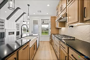 12184 Heartvine Pkwy, Schertz, TX 78154 - Photo 4