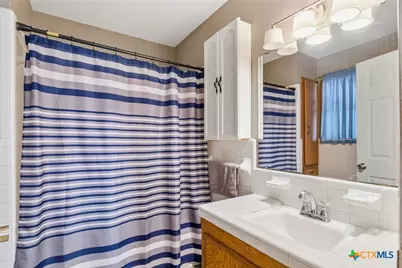 403 Salisbury Lane, Victoria, TX 77904 - Photo 14