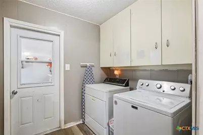 403 Salisbury Lane, Victoria, TX 77904 - Photo 18