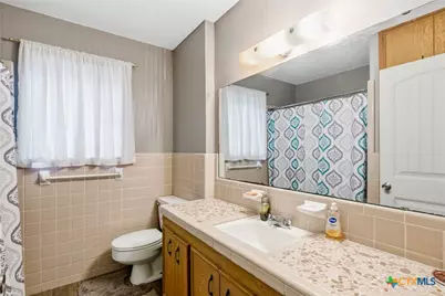 403 Salisbury Lane, Victoria, TX 77904 - Photo 16