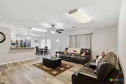 403 Salisbury Lane, Victoria, TX 77904 - Photo 6