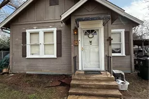 513 N San Marcos St, Seguin, TX 78155 - Photo 1