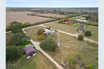 140 Englemann, Seguin, TX 78155 - Photo 2