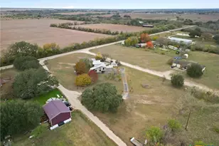 140 Englemann, Seguin, TX 78155 - Photo 2