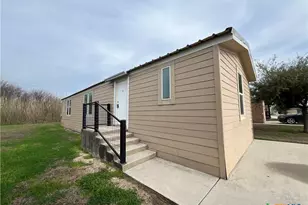 1911 Wald Rd, New Braunfels, TX 78132 - Photo 2