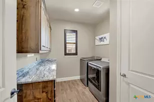 1309 E St, Floresville, TX 78114 - Photo 28