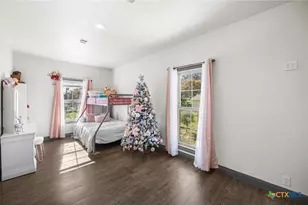 23019 Hilltop Peaks, Elmendorf, TX 78112 - Photo 22