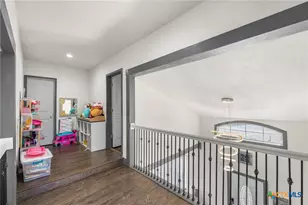 23019 Hilltop Peaks, Elmendorf, TX 78112 - Photo 24