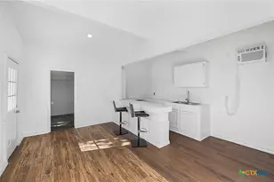 23019 Hilltop Peaks, Elmendorf, TX 78112 - Photo 36