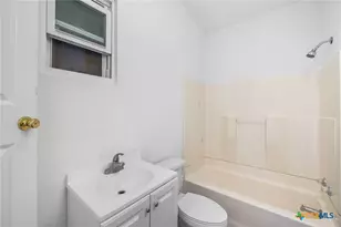 23019 Hilltop Peaks, Elmendorf, TX 78112 - Photo 42