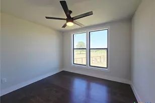 930 Elm Creek Rd, Rockdale, TX 76567 - Photo 10