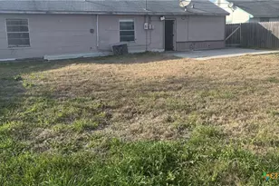 118 Massanet St, Port Lavaca, TX 77979 - Photo 8