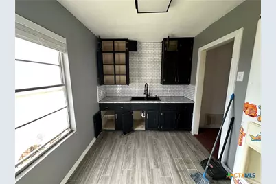 118 Massanet Street, Port Lavaca, TX 77979 - Photo 2