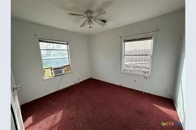 118 Massanet Street, Port Lavaca, TX 77979 - Photo 6