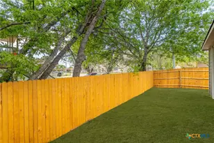 513 Hudson St, Seguin, TX 78155 - Photo 10