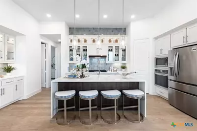 313 White Oak, Castroville, TX 78009 - Photo 2