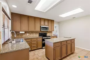 309 Dunbar Dr, Victoria, TX 77904 - Photo 6