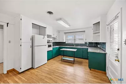 1002 W Woodlawn, San Saba, TX 76877 - Photo 6