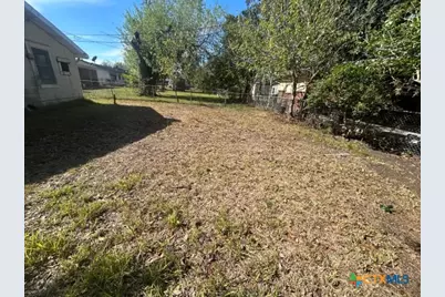 2014 E Mimosa Avenue, Victoria, TX 77901 - Photo 4