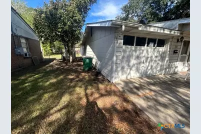 2014 E Mimosa Avenue, Victoria, TX 77901 - Photo 2
