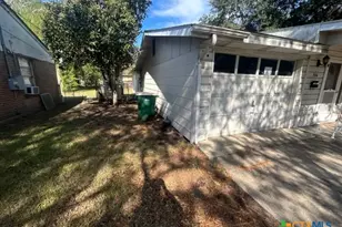 2014 E Mimosa Ave, Victoria, TX 77901 - Photo 2