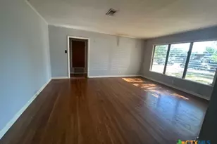 2014 E Mimosa Ave, Victoria, TX 77901 - Photo 6